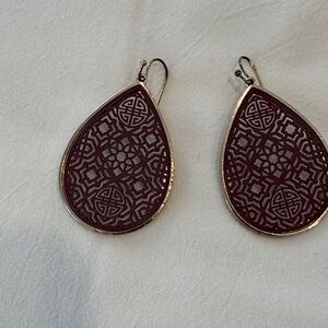Burgundy and Gold metal earrings.  2” long